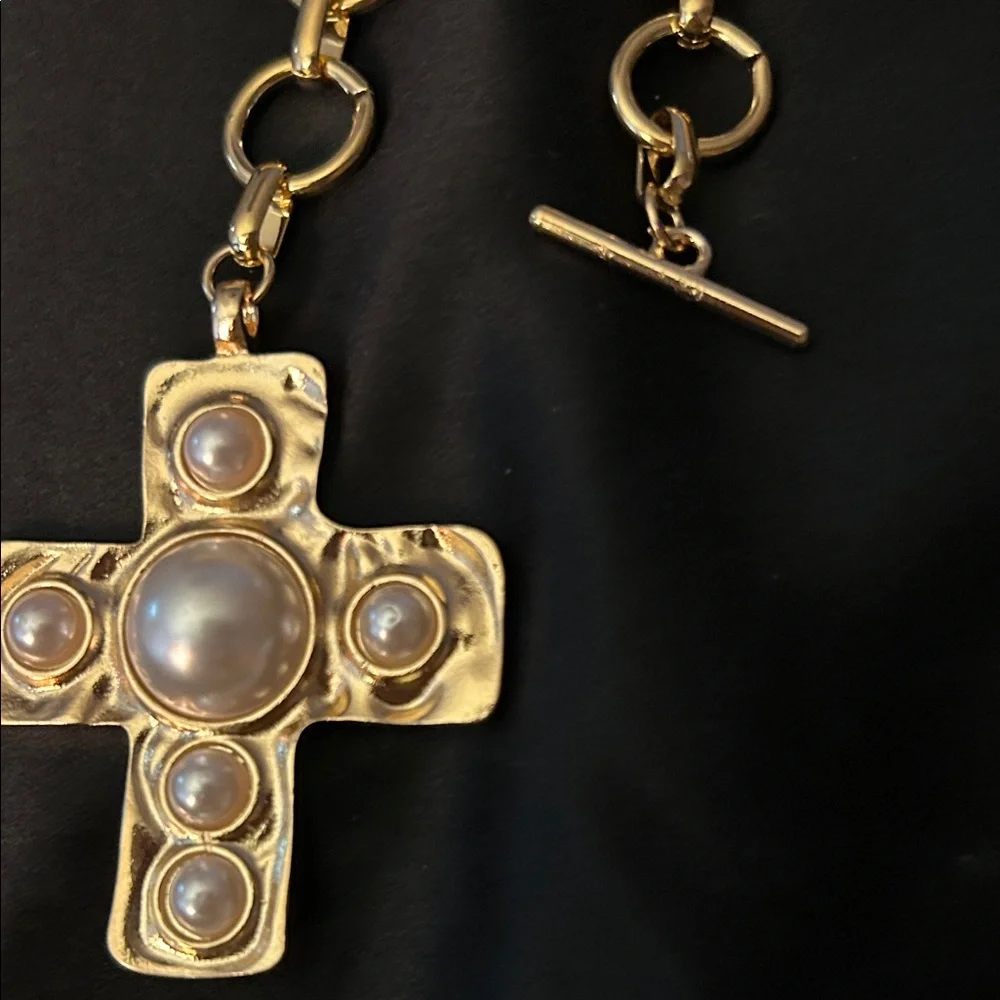 Elegant Gold and Pearl Cross Necklace NWT - Picture 3 of 8